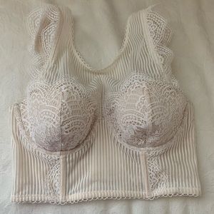 Victoria’s Secret White Lace Bustier Corset stop